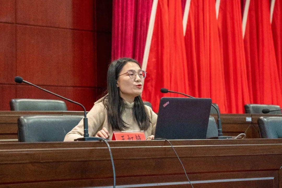 动力学讲座视频：让门外汉也能津津有味的物理盛宴